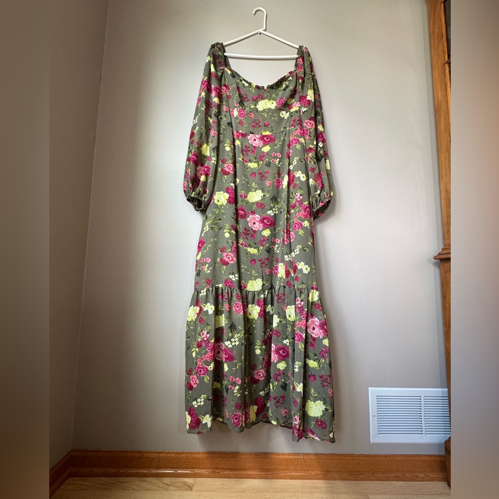 Bar III Green Floral Long Sleeve Dress